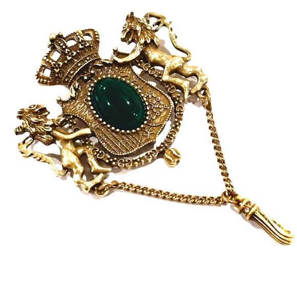 Regal 1928 Gold-Tone Crest Brooch with Emerald Accents - Picture 2 of 6